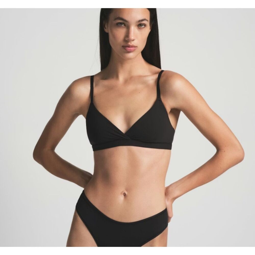 NEW SKIMS Fits Everybody Crossover Bralette Onyx Black Small NWT